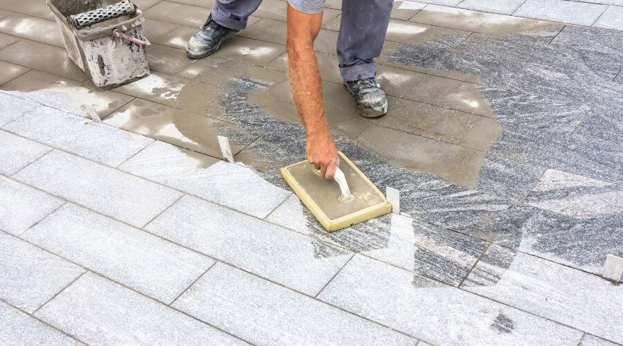Professional gutter cleaning in Excelsior Springs, MO